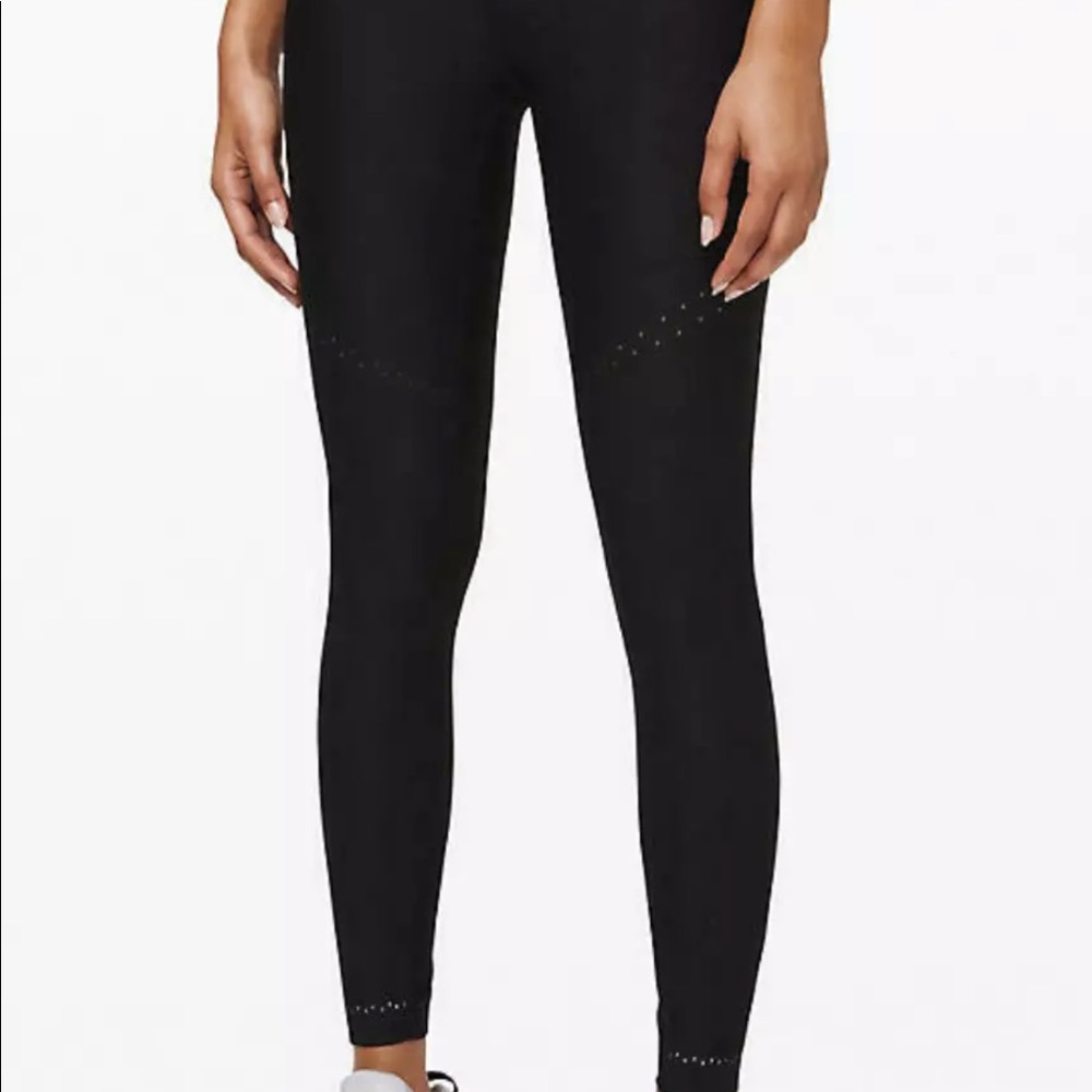 NWT Lululemon black  in focus run tight size 2 - Picture 9 of 10